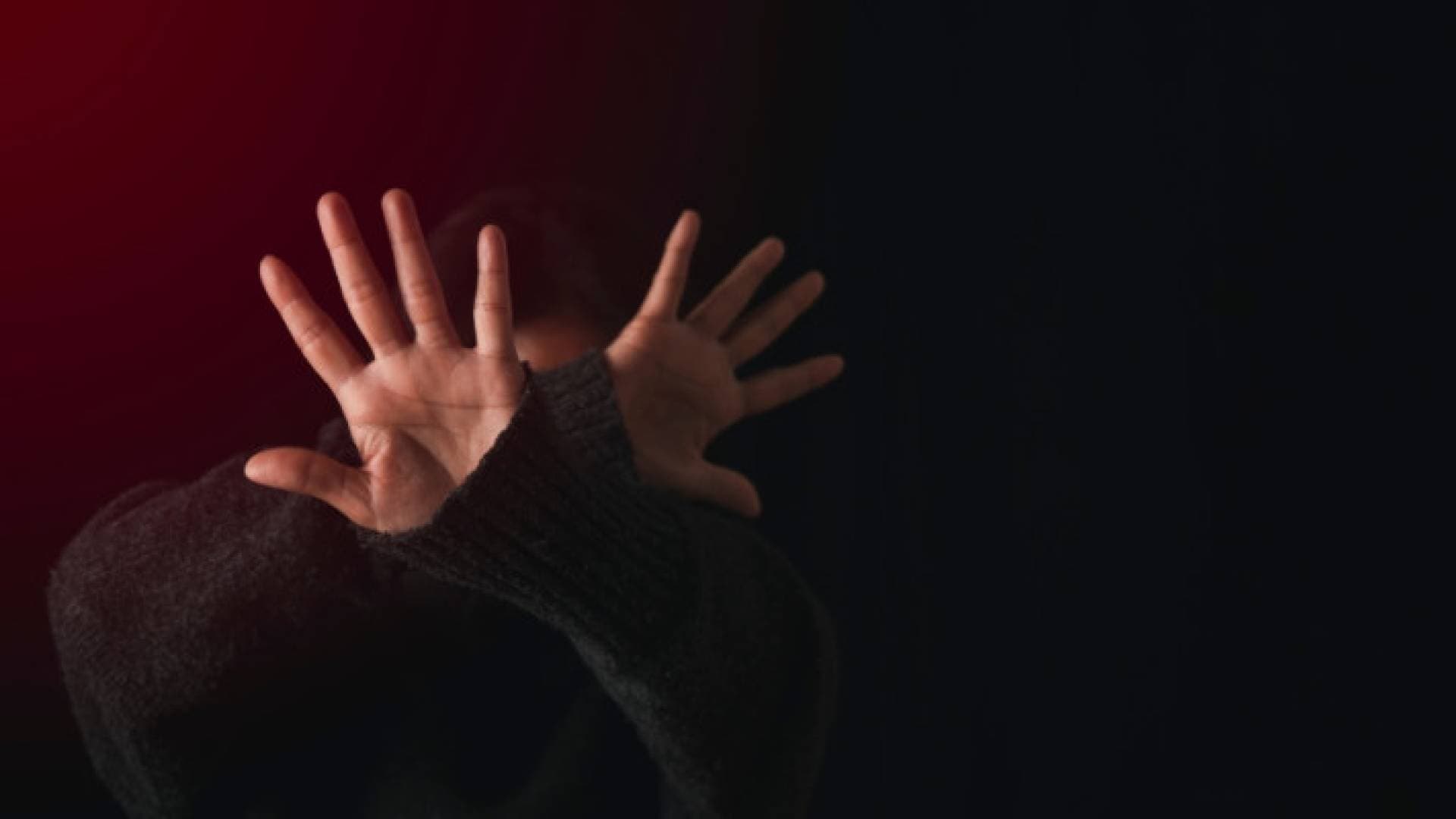 ربطها وحبسها وعذبها حتى لفظت أنفاسها.. هذا ما حدث في جريمة البلقاء