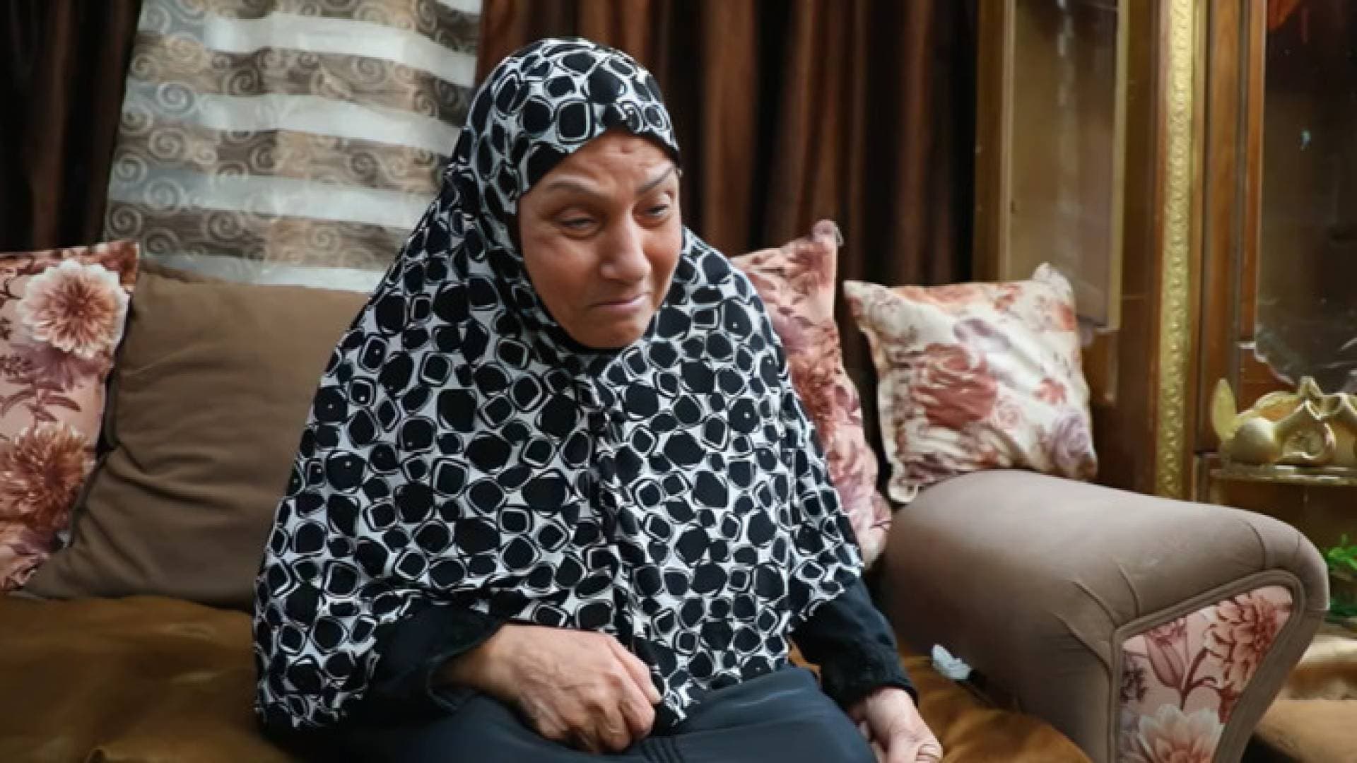 بالفيديو - أم مكلومة بوفاة ابنها في حادث سرعة زائدة تختزل ما تشعر به بكلمات