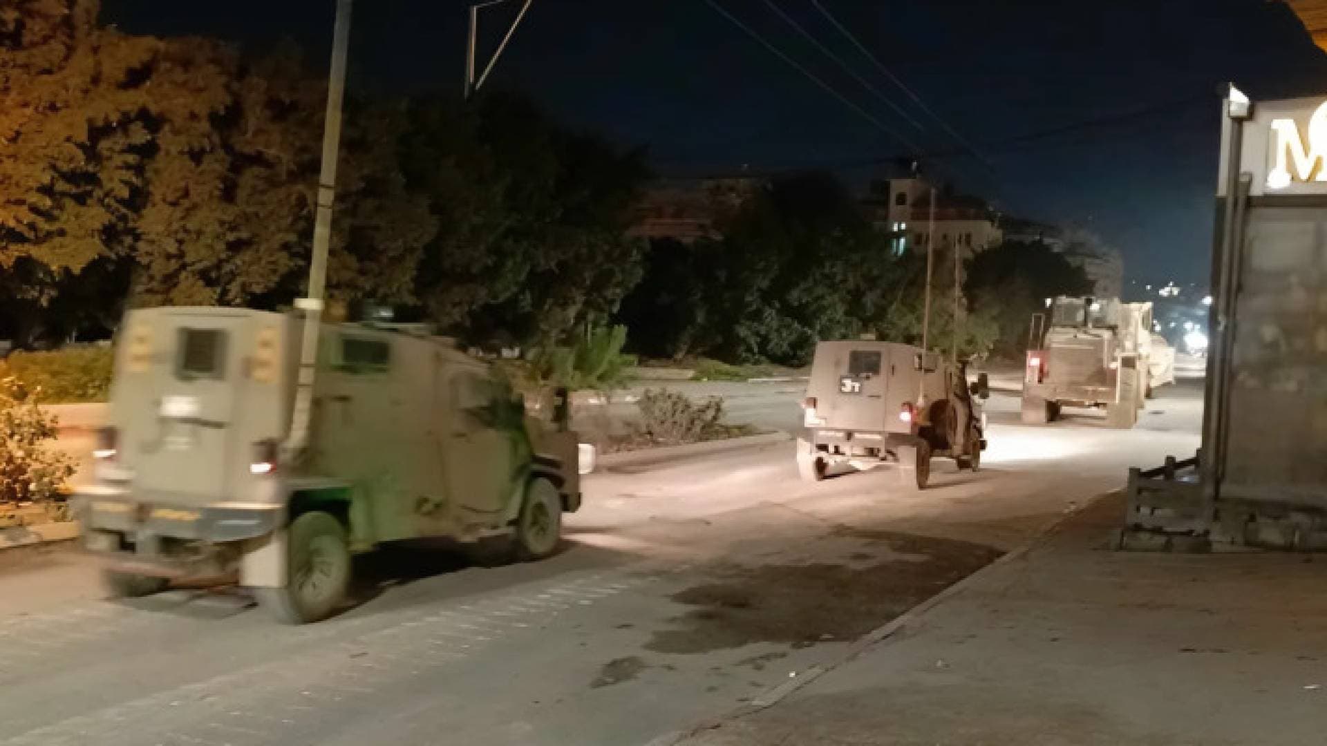 مراسل رؤيا: قوات الاحتلال تقتحم طولكرم وتحاصر منزلا في عزبة الجراد