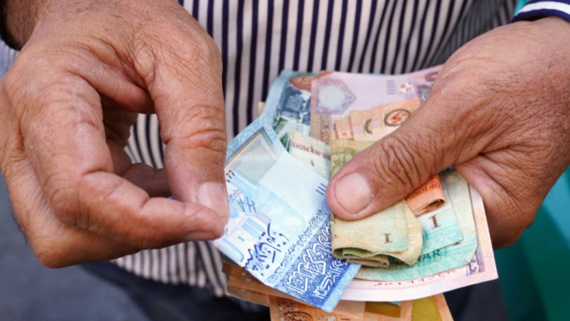 خبير تأمينات يطالب الحكومة بإعادة النظر في نظام التقاعد المبكر بالأردن