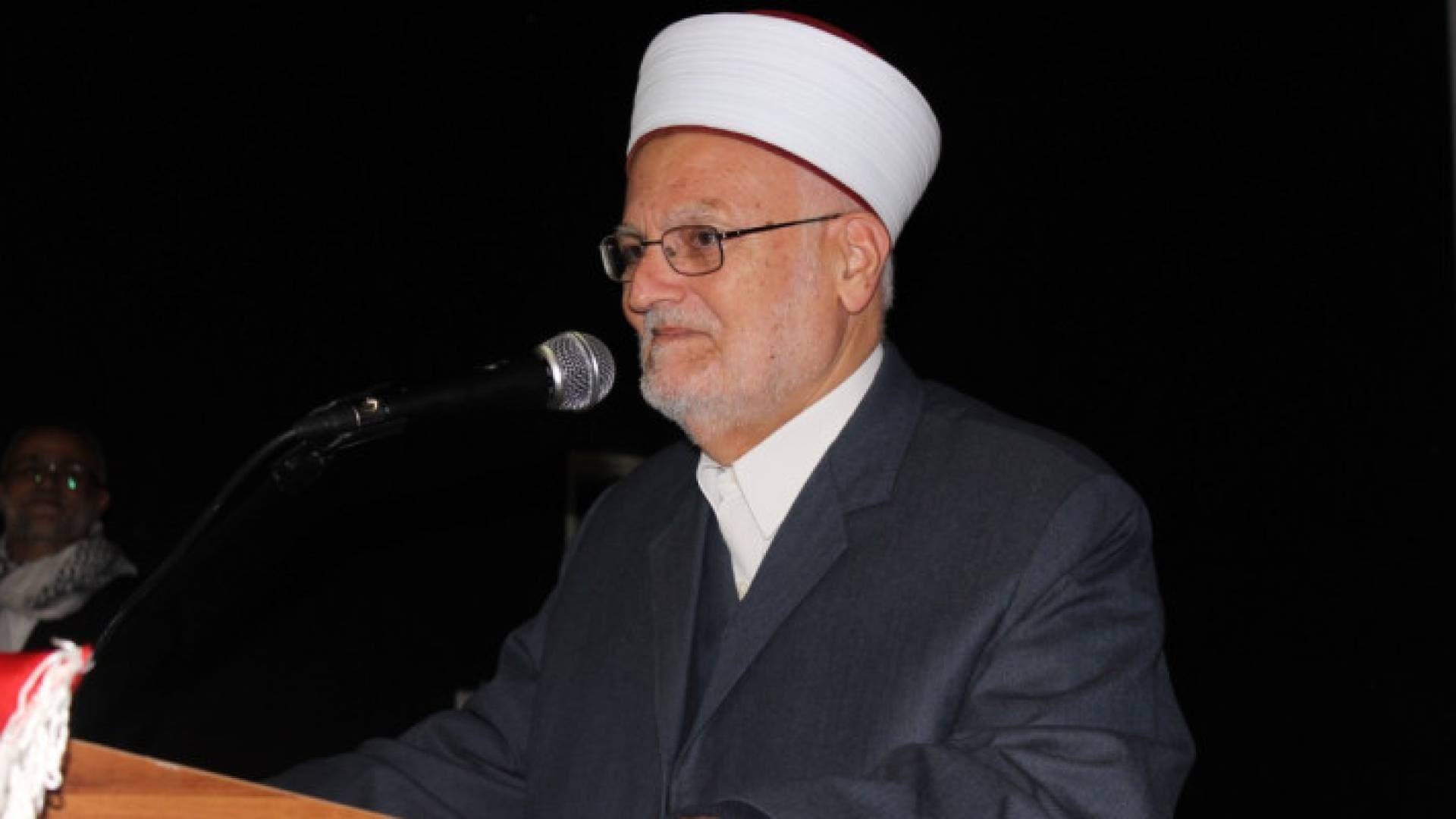 الاحتلال يفرج عن الشيخ عكرمة صبري ويقرر إبعاده عن المسجد الأقصى وأبوابه - فيديو