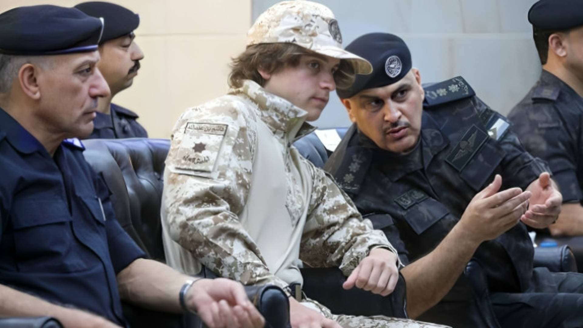 مندوبا عن الملك.. الأمير هاشم يتابع تمرينا أمنيا ليليا في قيادة الشرطة الخاصة
