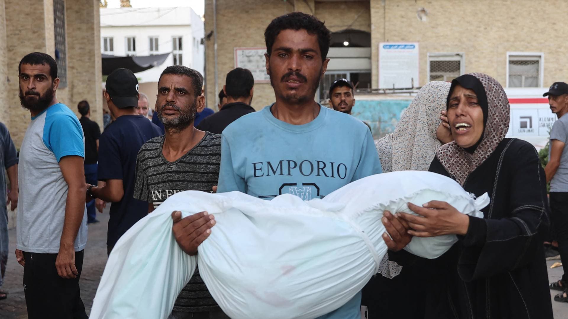 البيت الأبيض يعرب عن قلقه إزاء استهداف الاحتلال لمدنيين في مدرسة تؤوي نازحين بغزة