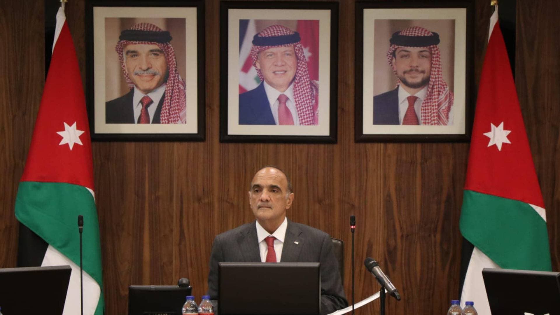مهم للأردنيين.. قرارات حكومية جديدة