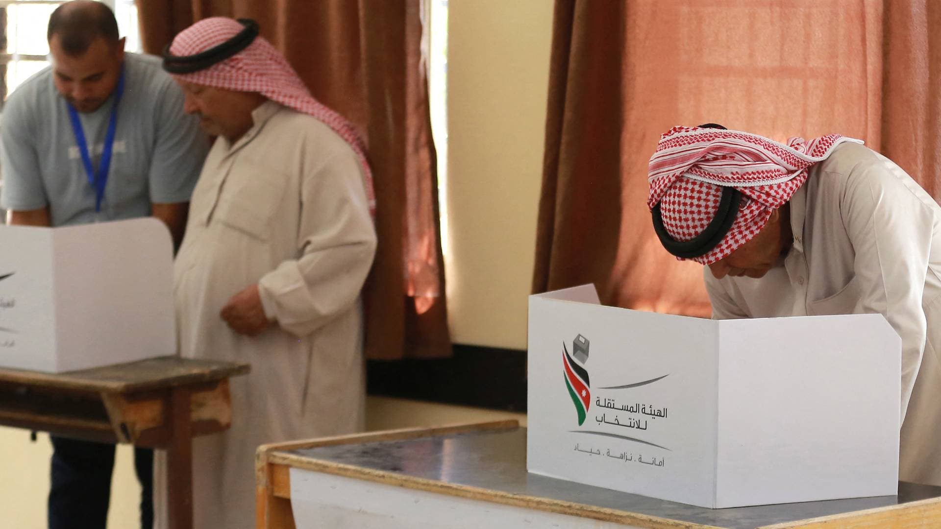 تعرف إلى عدد أصوات وأسماء الفائزين في دائرة عمان الأولى - صور