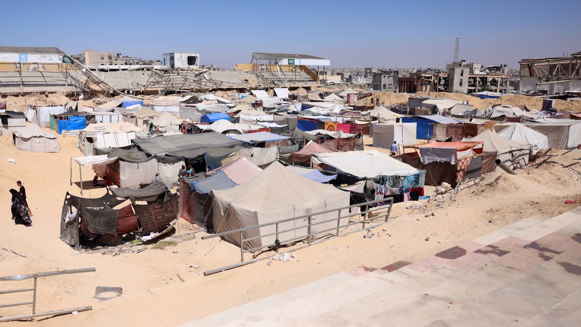 حكومة غزة: ثلاثة أرباع خيام النازحين بالقطاع غير صالحة للاستخدام