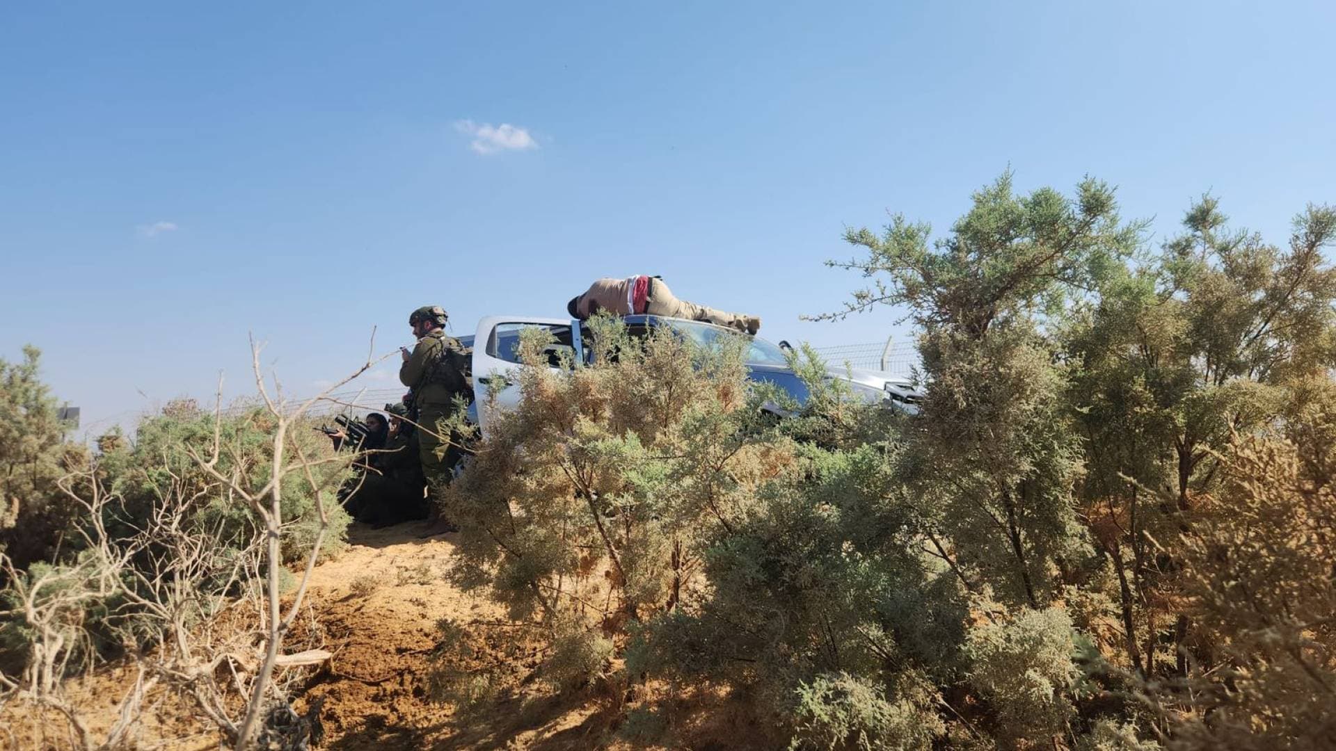 في فلسطين المحتلة.. إعلام عبري: عملية إطلاق نار بمستوطنة جنوب البحر الميت - صور