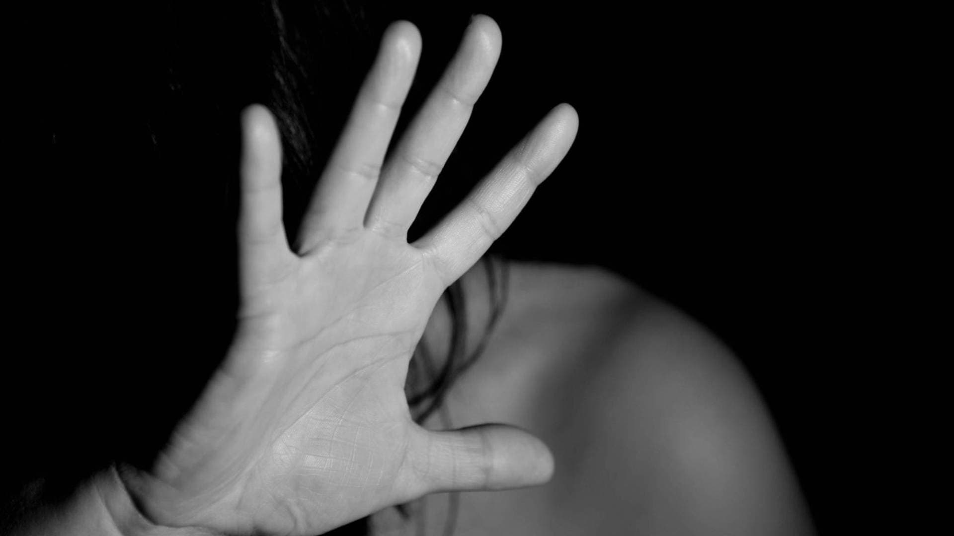 الجنايات الكبرى تصدر حكمها بحق معالج طبيعي أتهم بجناية "هتك العرض" لفتاة عشرينية