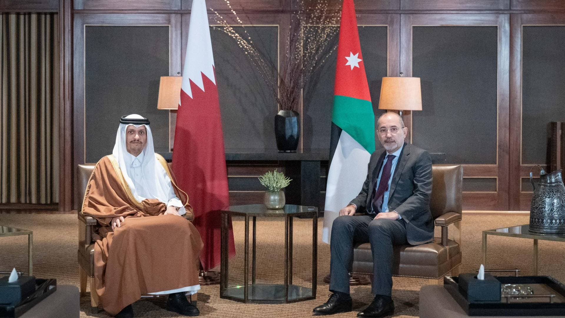 الصفدي ونظيره القطري يبحثان تعزيز العلاقات الثنائية والأوضاع الراهنة بالمنطقة