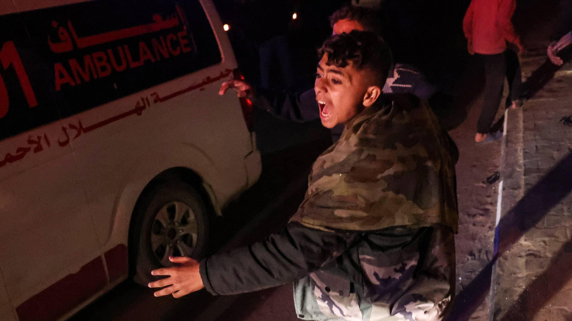مصادر فلسطينية: جيش الاحتلال يرتكب مجازر ويفجر روبوتات مفخخة في شمال قطاع غزة