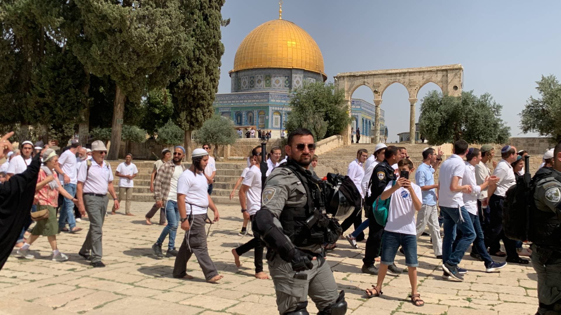 محافظة القدس تدين اقتحام عدد من أعضاء الكنيست وحاخامات المسجد الأقصى المبارك