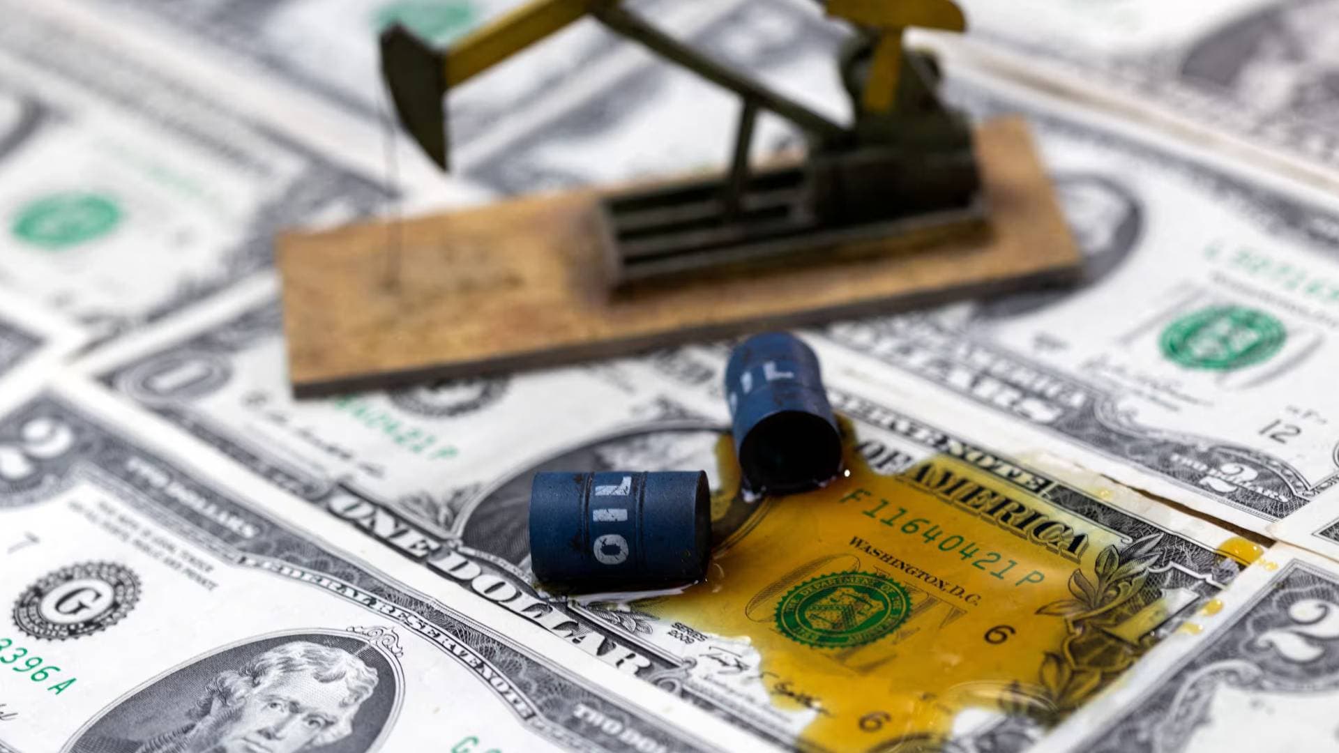 استقرار نسبي في أسعار النفط عالميا مع ترقب قرارات أوبك+