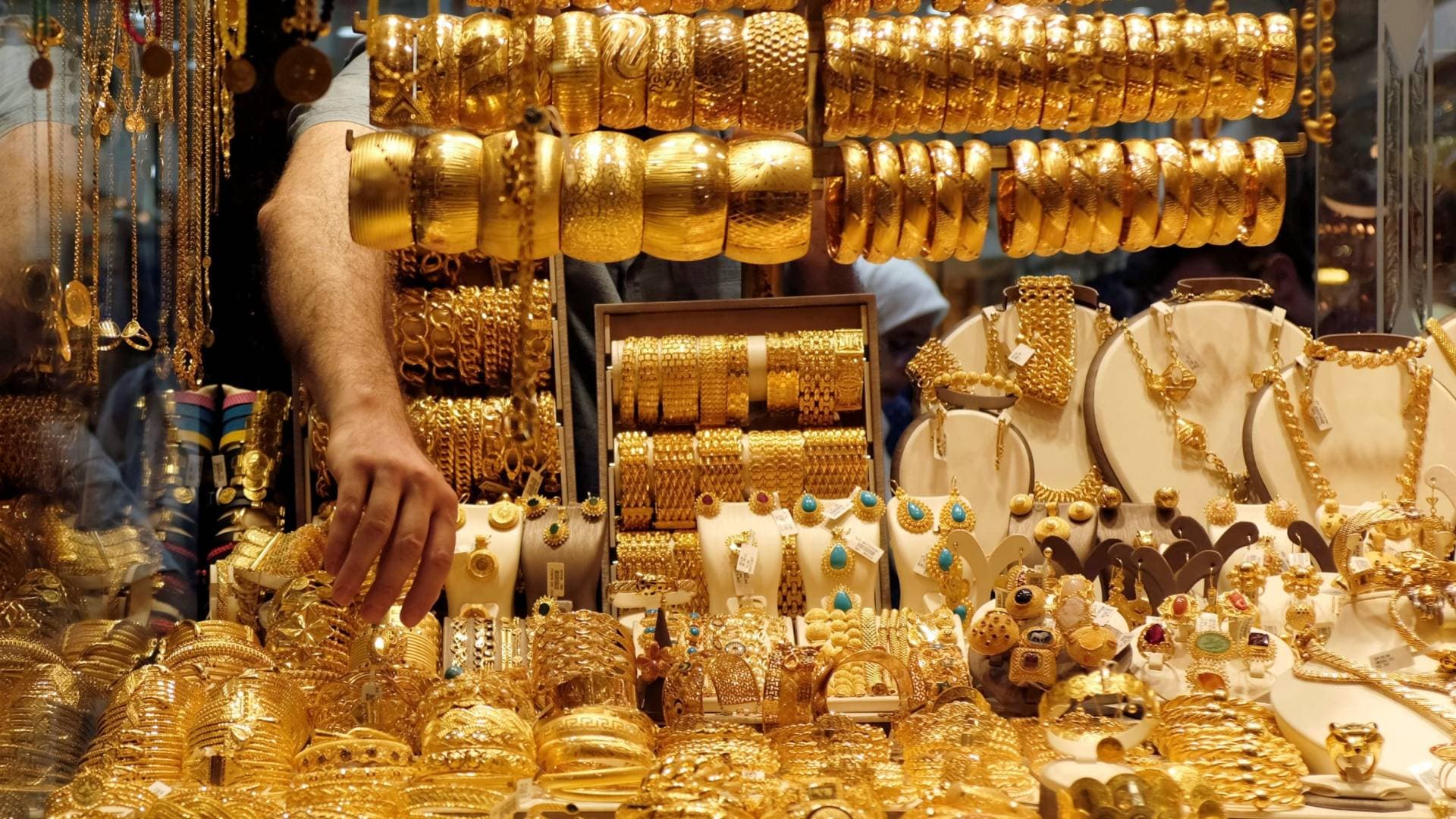 علان لـ"رؤيا": بيع السبائك والليرات لا يشكل خسائر لمحلات الذهب في الأردن
