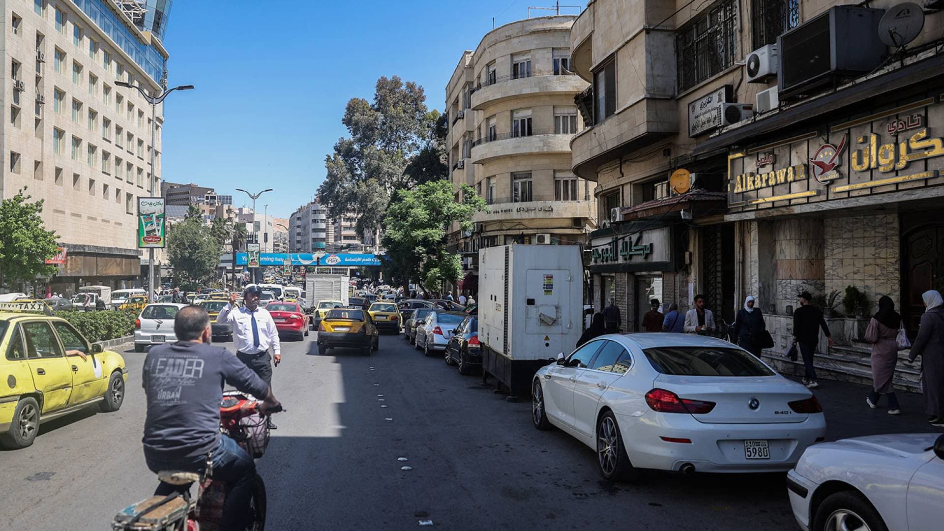 خبير اقتصادي: الأردن منغمس في مصلحة سوريا.. و"الصناعات الإنشائية": مجالات التصدير إلى سوريا واعدة.. فيديو