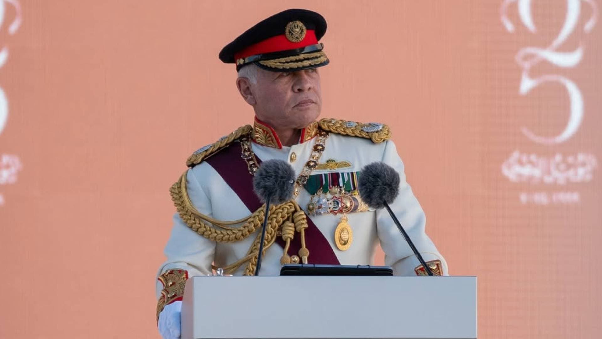 ولي العهد يحتفل بعيد الجلوس الملكي: "دمت يا سيدي رمزا للفخر والعزة"