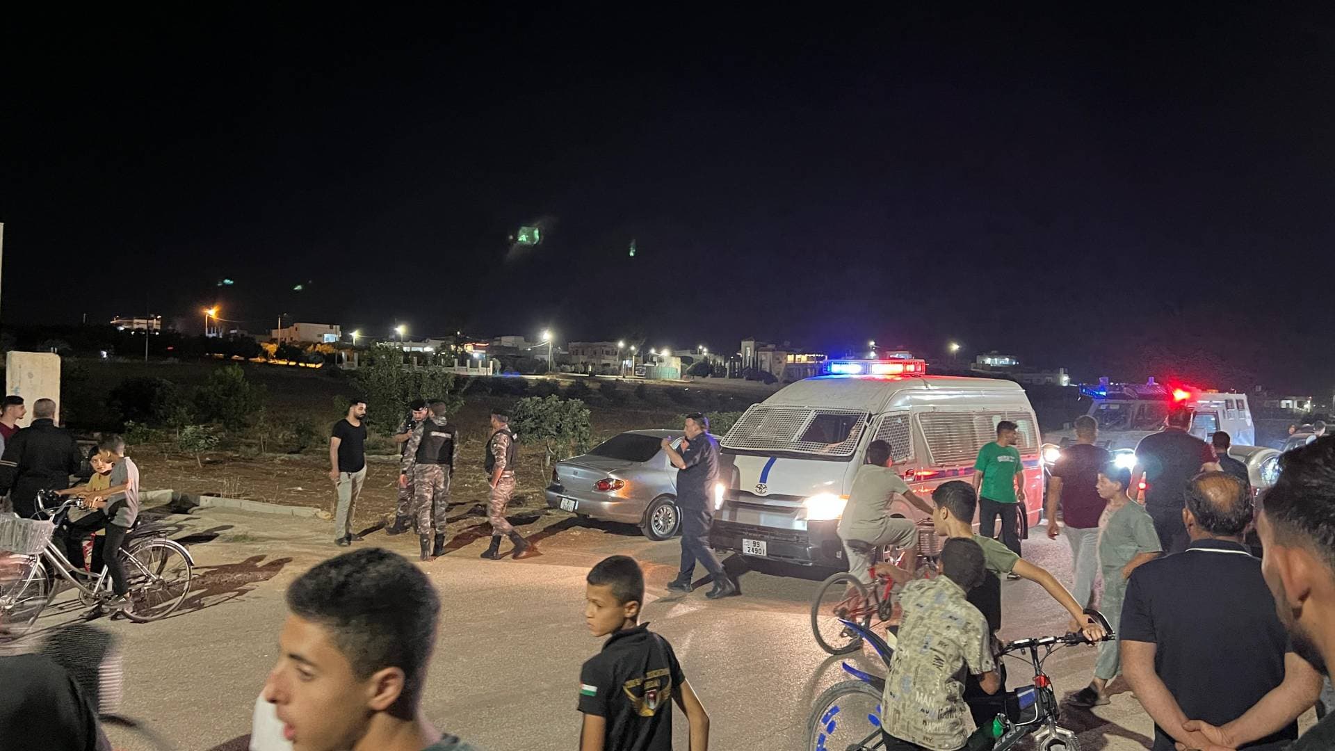 مراسل رؤيا: سقوط شظايا في منطقة الطرة شمال الأردن - فيديو