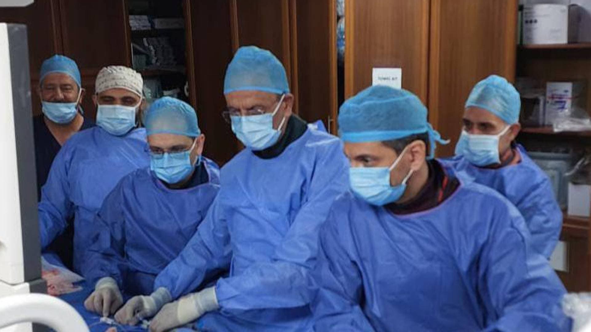 فريق طبي بمستشفى الجامعة يجري زراعة صمام رئوي لمريضة عشرينية دون جراحة قلب مفتوح