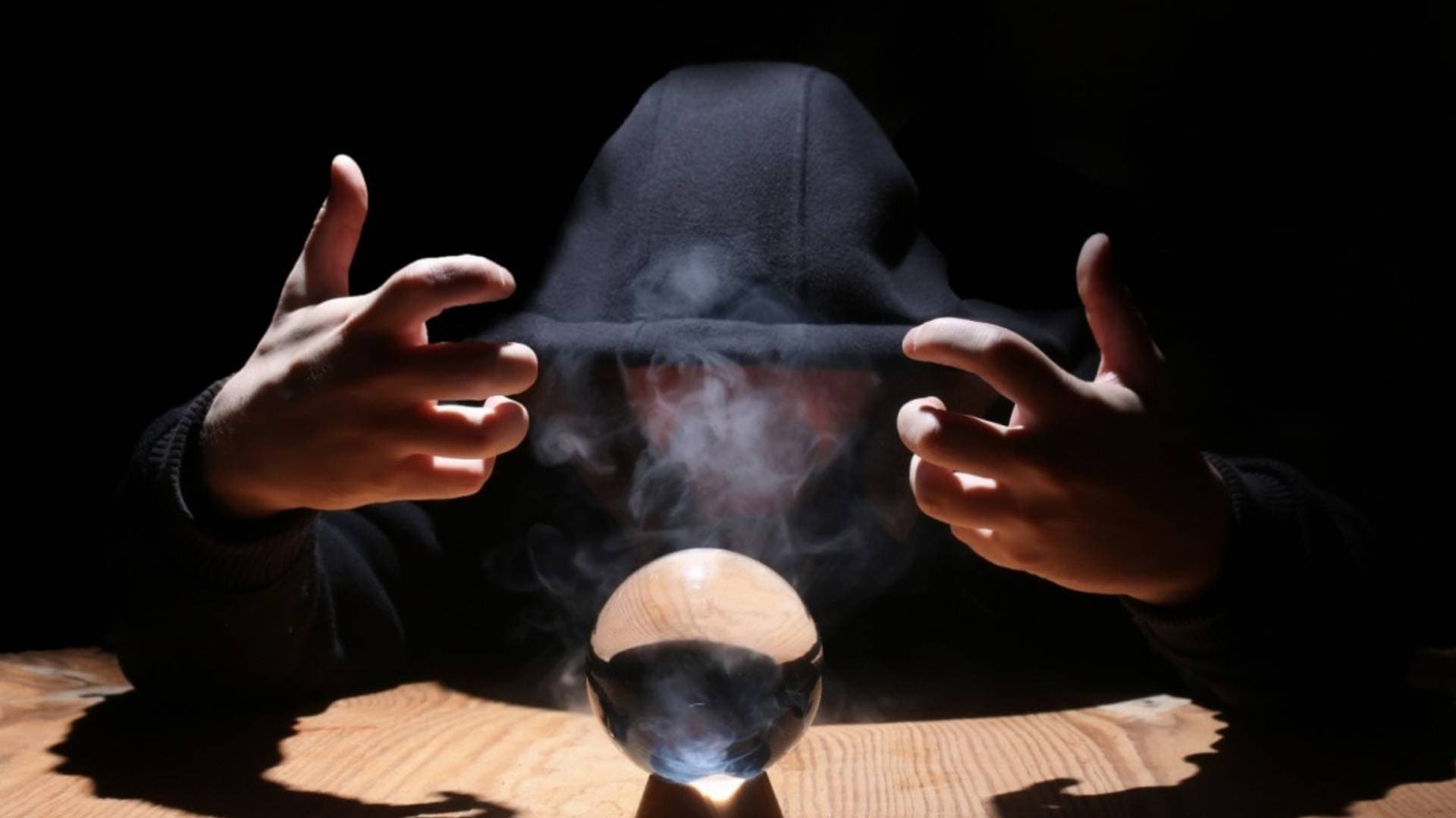 "باحثون عن الوهم".. كشف أكاذيب المشعوذين وأساليبهم في اصطياد ضحاياهم