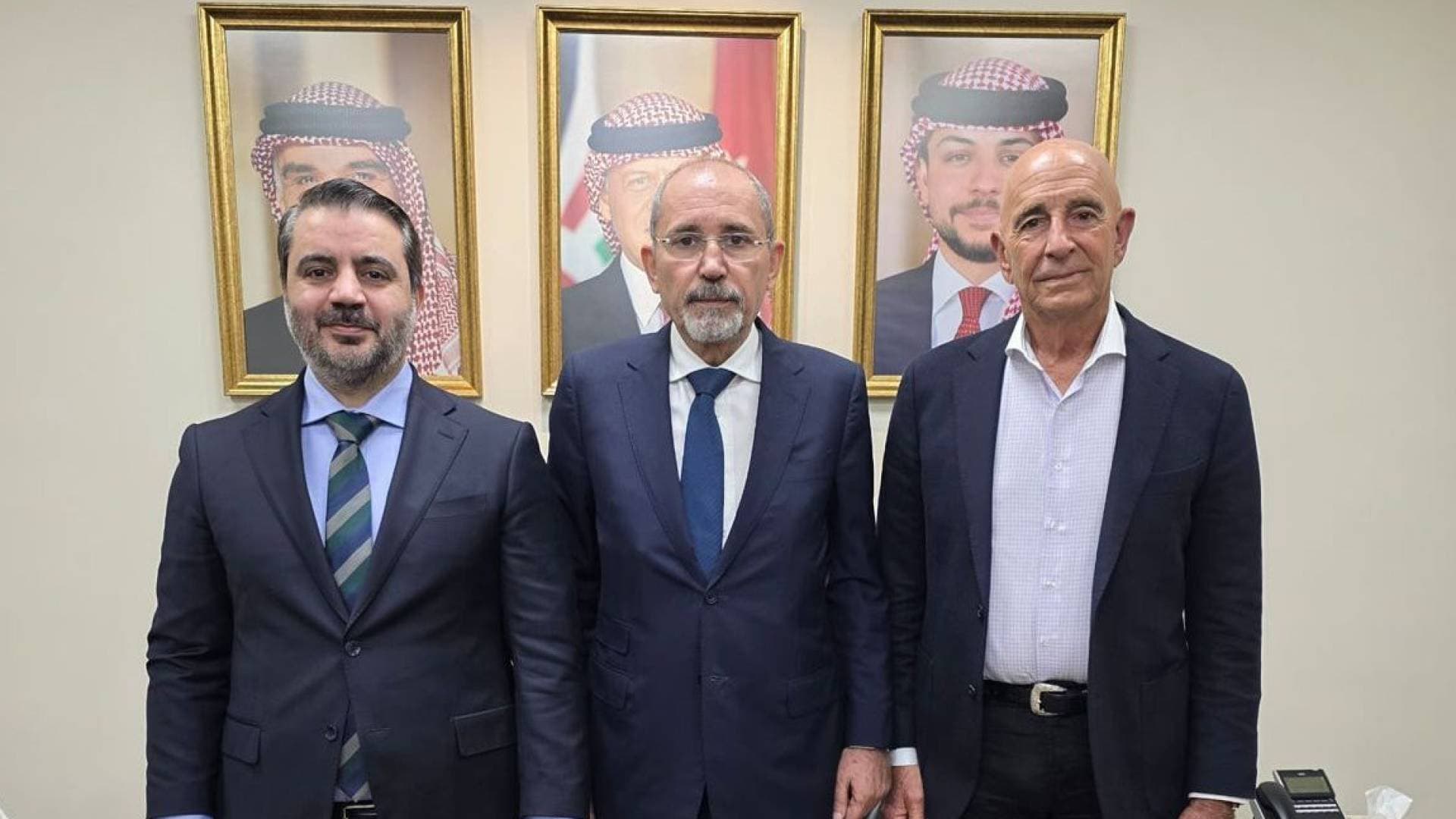 الصفدي ونظيره السوري والمبعوث الأمريكي يتفقون على خطوات تستهدف دعم سوريا في تنفيذ اتفاق السويداء
