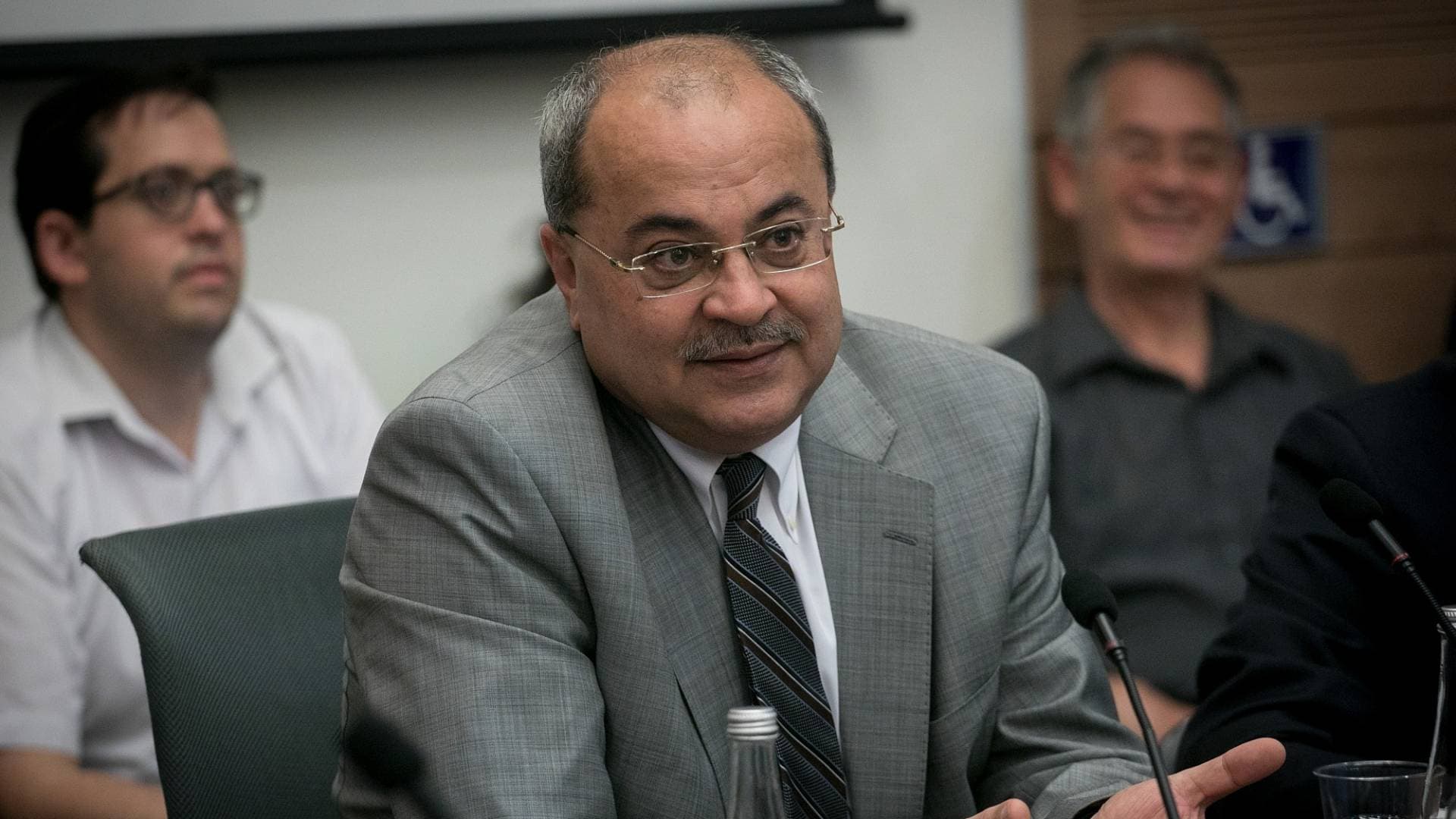 الطيبي يوضح لـ"رؤيا" بشأن تصويت الكنيست على مقترح السيادة على الضفة الغربية.. فيديو