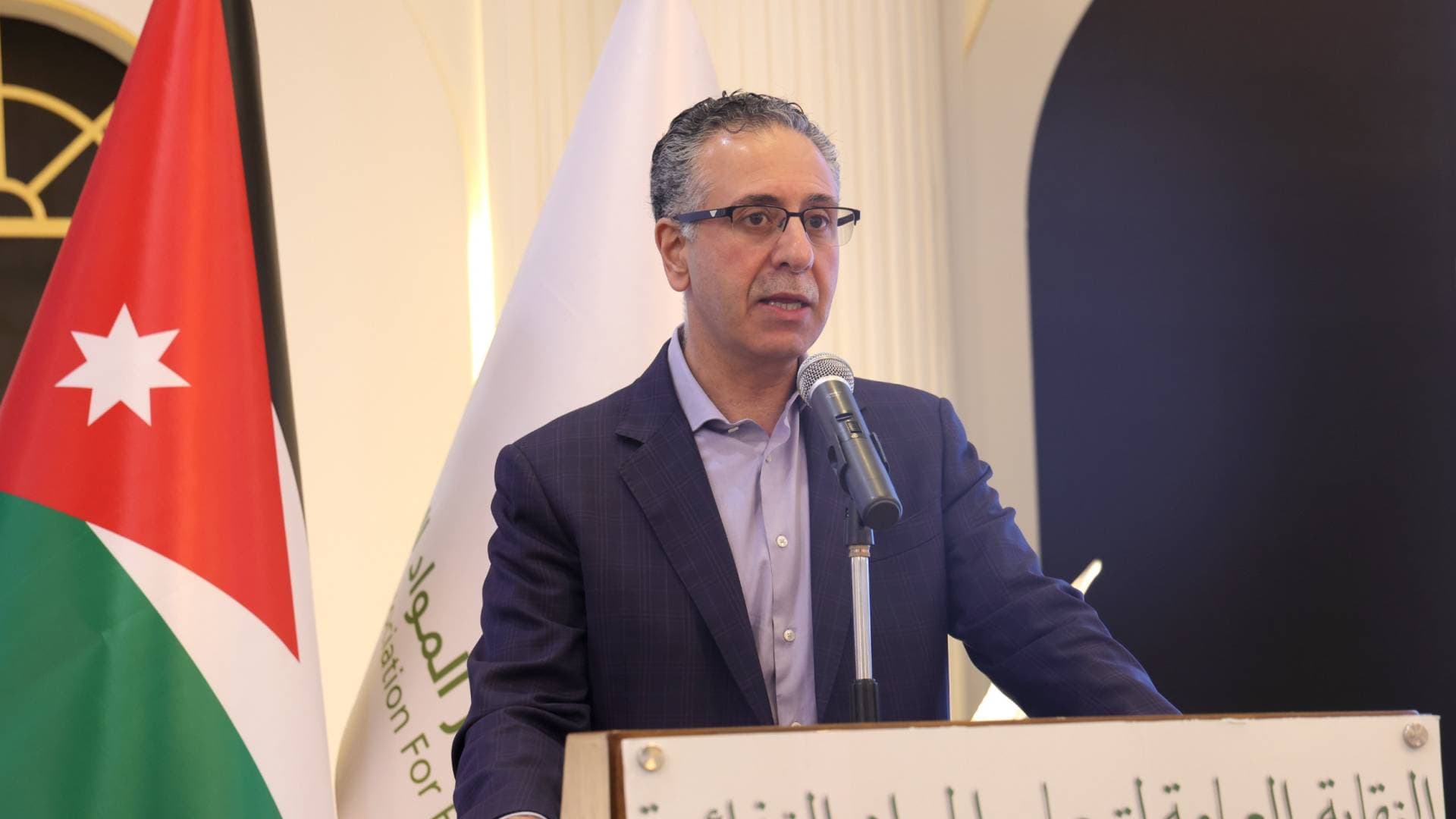 وزير الصناعة والتجارة يوضح لـ"رؤيا" بشأن الرسوم الجمركية الأمريكية على الأردن