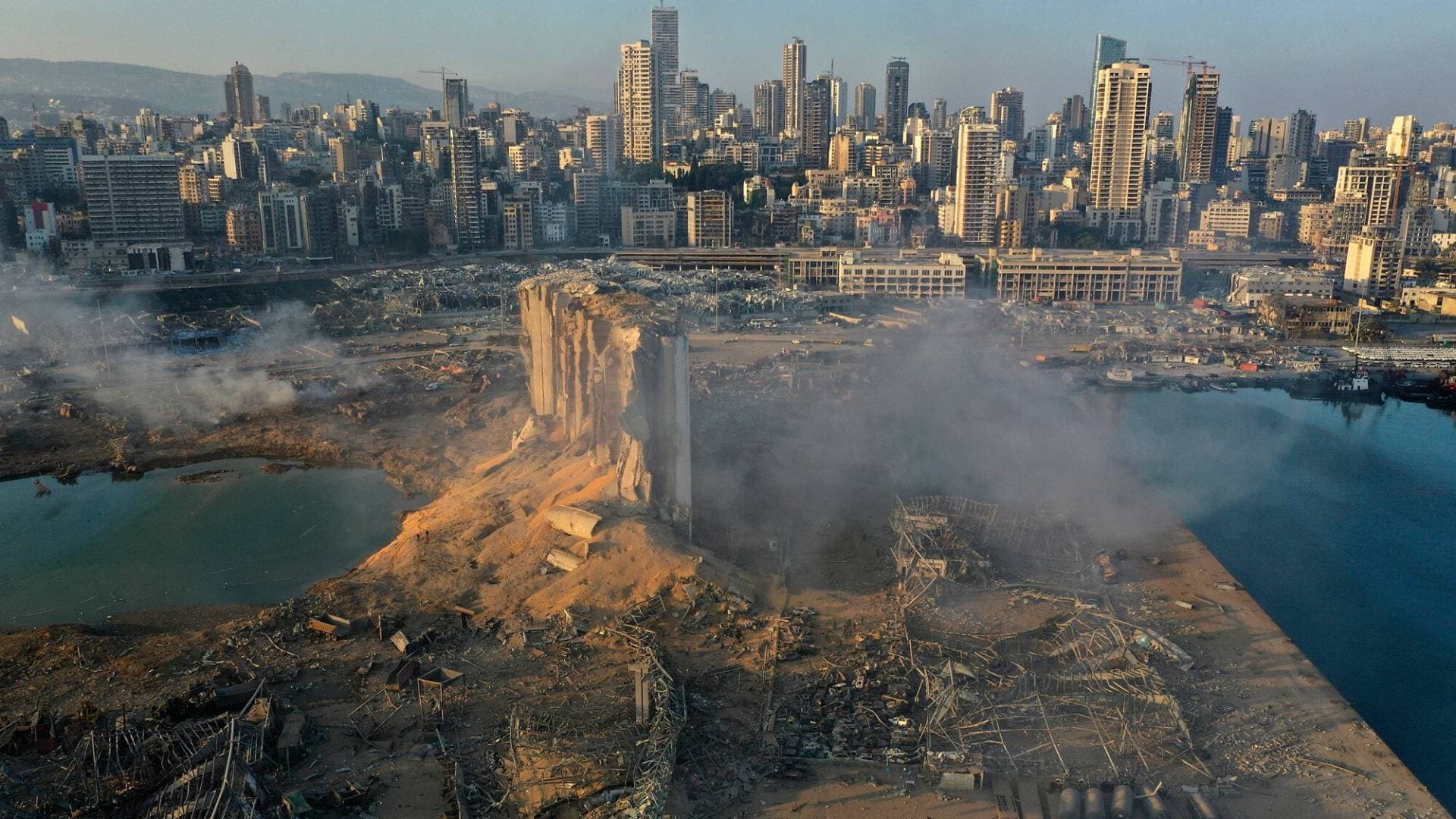 في الذكرى الخامسة للتفجير: رئيس لبنان سنواصل الضغط لتحقيق العدالة لمجزرة مرفأ بيروت