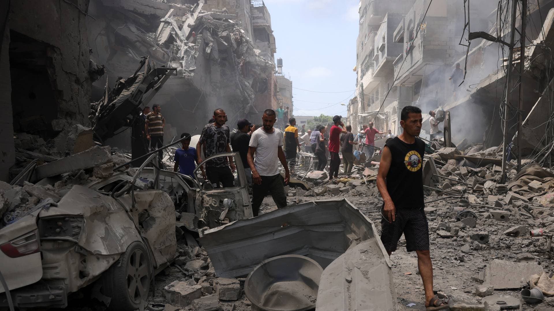رئيس وزراء بريطانيا يطالب الاحتلال بإعادة النظر فورا بقرار التصعيد في غزة.