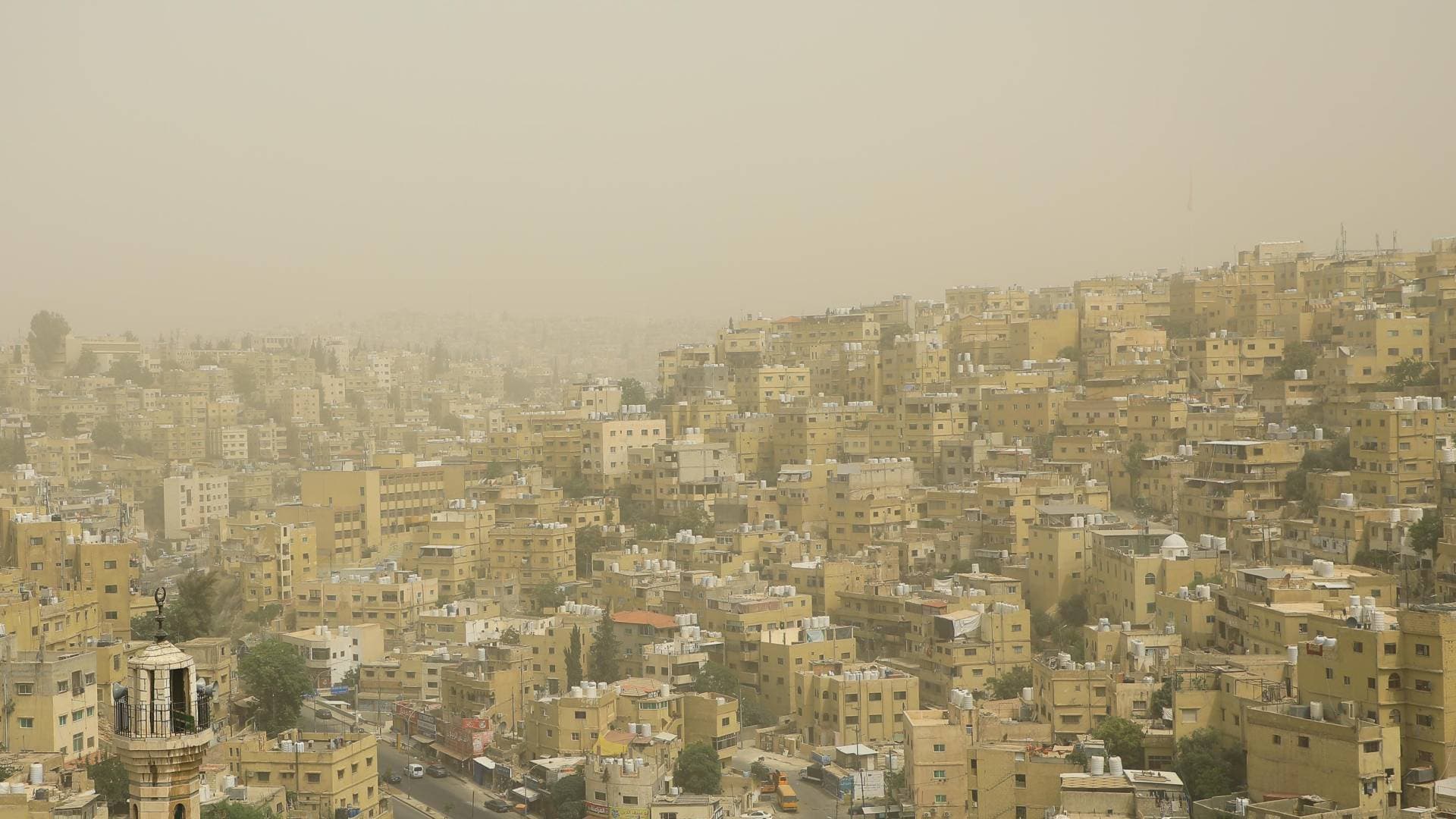 مع اشتداد تأثير الموجة الحارة اللاهبة ما حقيقة عطلة يومي الثلاثاء والأربعاء في الأردن ؟