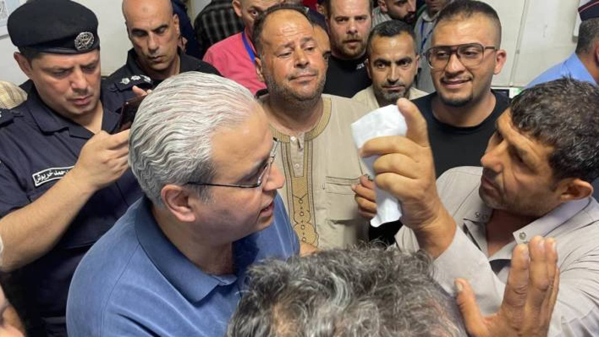 بسرعة استجابة وشفافية.. البدور ينجح في أول اختبار له بمستشفى الزرقاء الحكومي