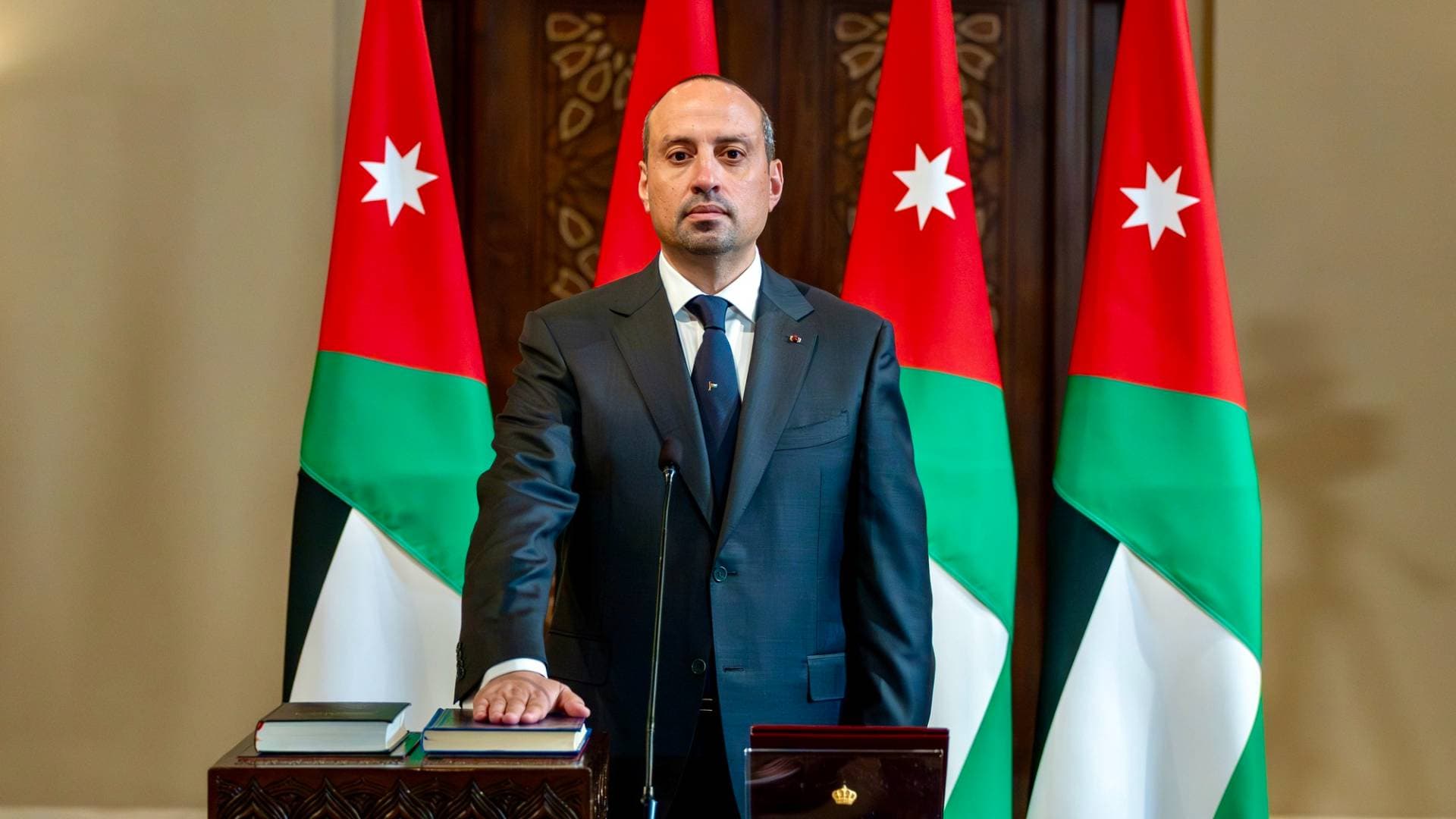 الحكومة: إحالة 3 مخالفات إلى مكافحة الفساد والنائب العام من أصل 22 وثقها ديوان المحاسبة
