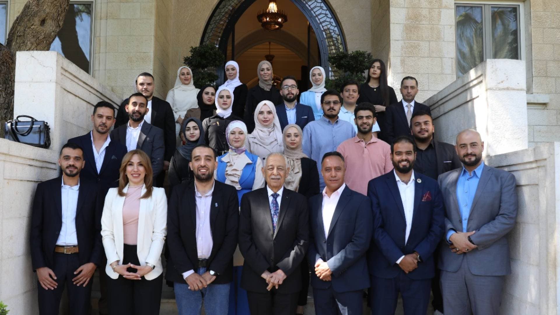 العيسوي: الأردن بقيادته الهاشمية حصن منيع وإعادة خدمة العلم محطة استراتيجية للشباب