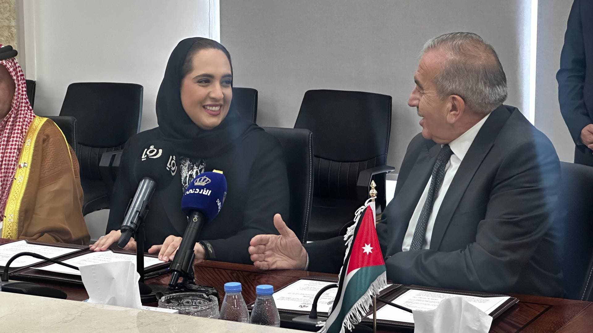 الأردن والبحرين يوقعان برنامجا تنفيذيا للتعاون في مجال الإسكان والتنمية الحضرية