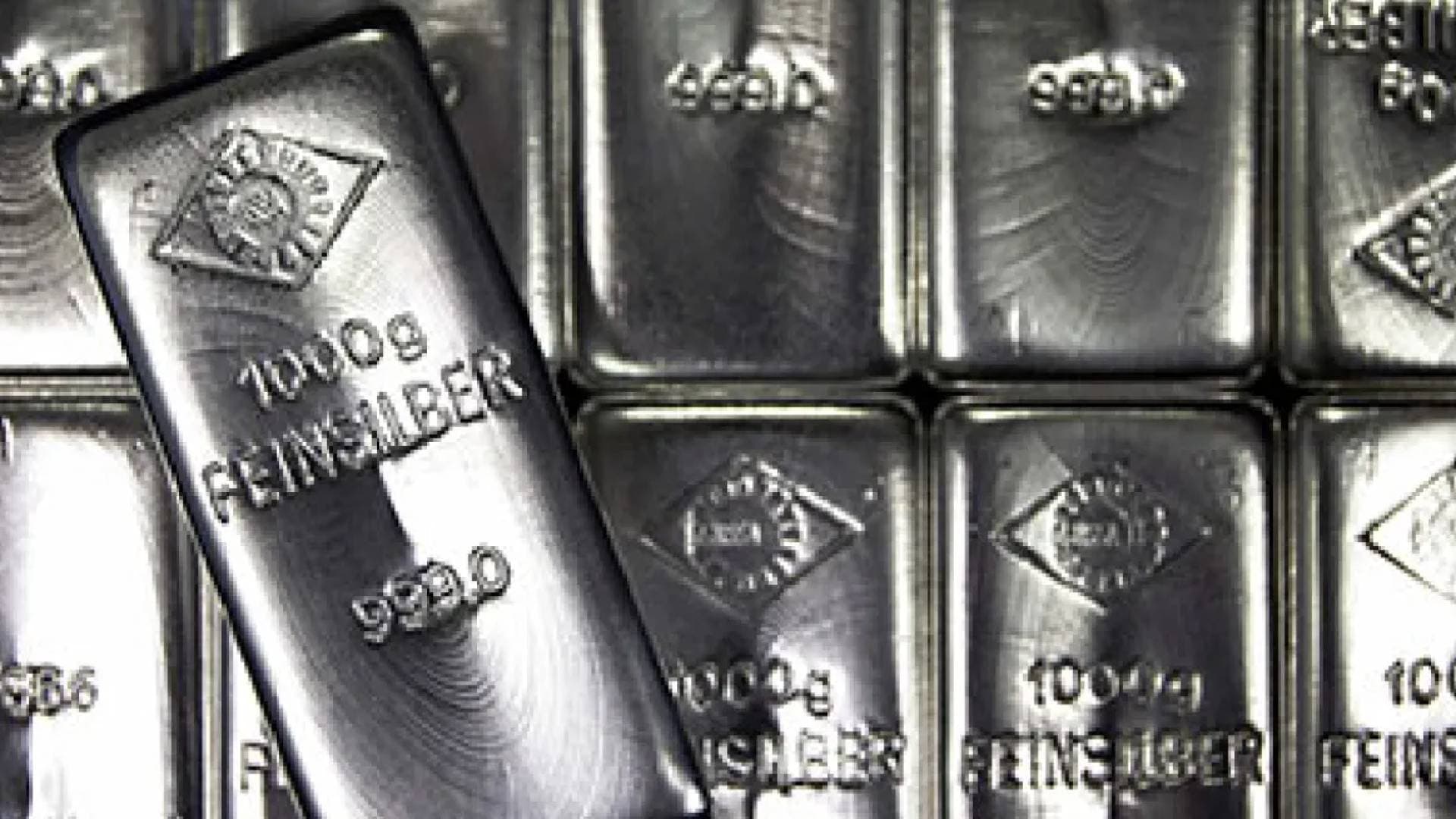 الفضة ترتفع إلى 42.88 دولار للأونصة عالميا
