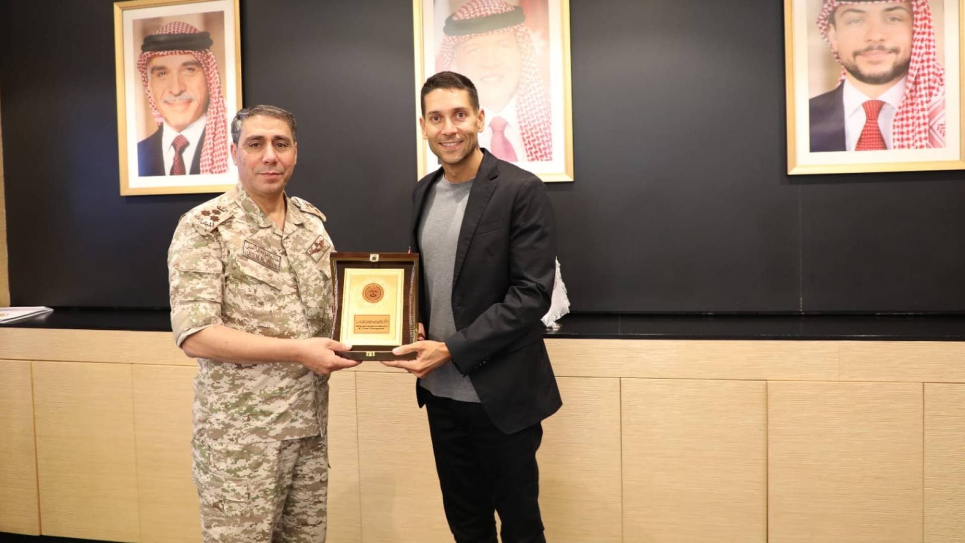 مركز إدارة الأزمات يكرم "رؤيا" ويؤكد على الشراكة الاستراتيجية مع الإعلام الوطني