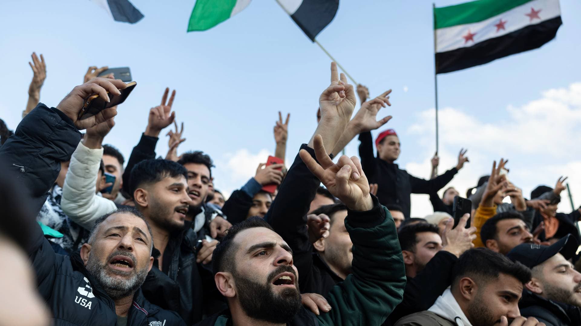 إعلام أمريكي: أمريكا تنهي برنامج الحماية المؤقتة لآلاف السوريين وتمنحهم 60 يوما للمغادرة أو الترحيل