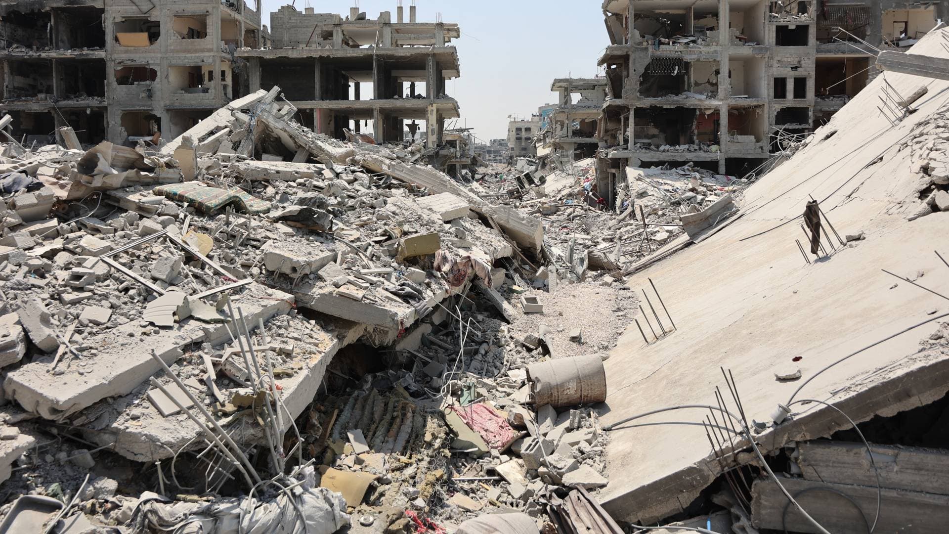 لليوم الـ715 على التوالي.. الاحتلال يصعد حربه على غزة: مجازر مروعة ومجاعة معلنة وحصيلة شهداء تتجاوز 65 ألفا