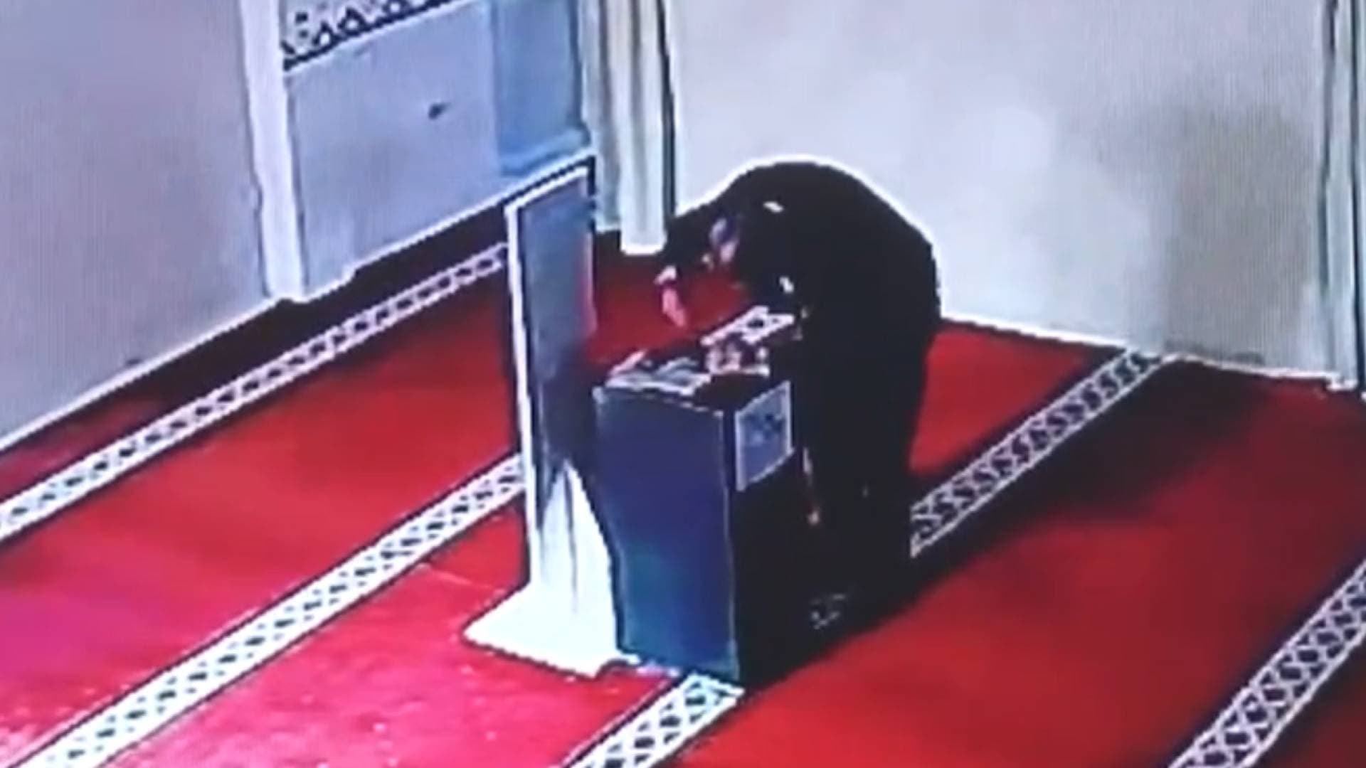 القبض على لص سرق صندوق تبرعات مسجد بالقاهرة