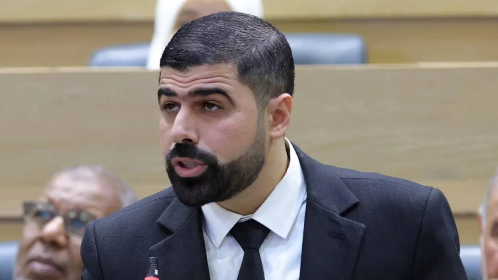 بترا: مدعي عام عمان يوقف النائب اربيحات وآخرين بتهم جناية "غسل الأموال"