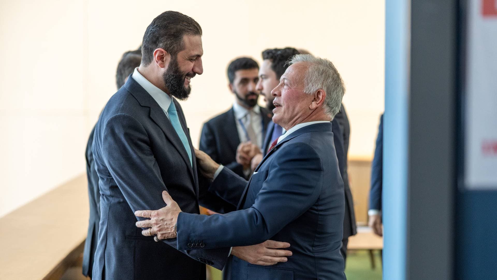 الملك يلتقي الرئيس السوري أحمد الشرع في نيويورك.. فيديو