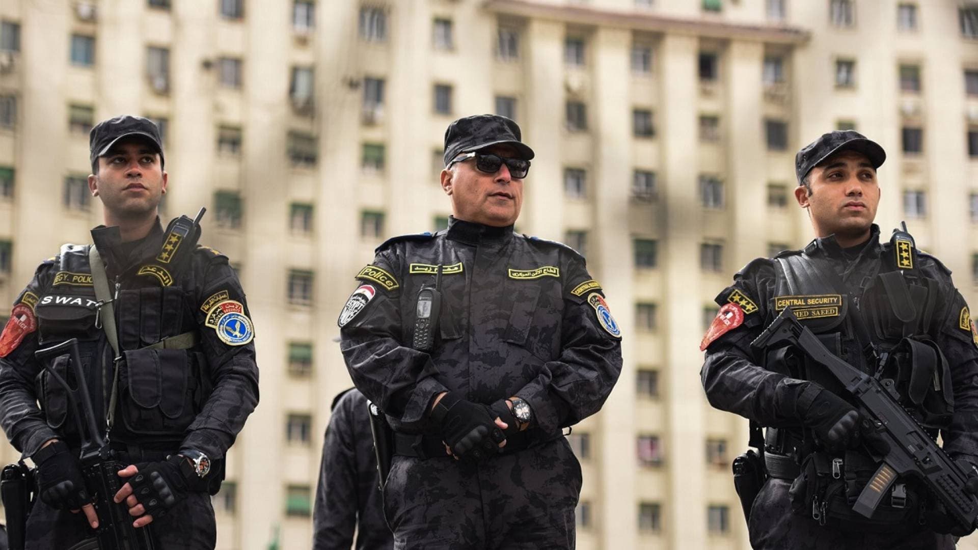 بعد فيديو "السيارة المخلة".. الداخلية المصرية توضح الملابسات وتنشر الاعترافات