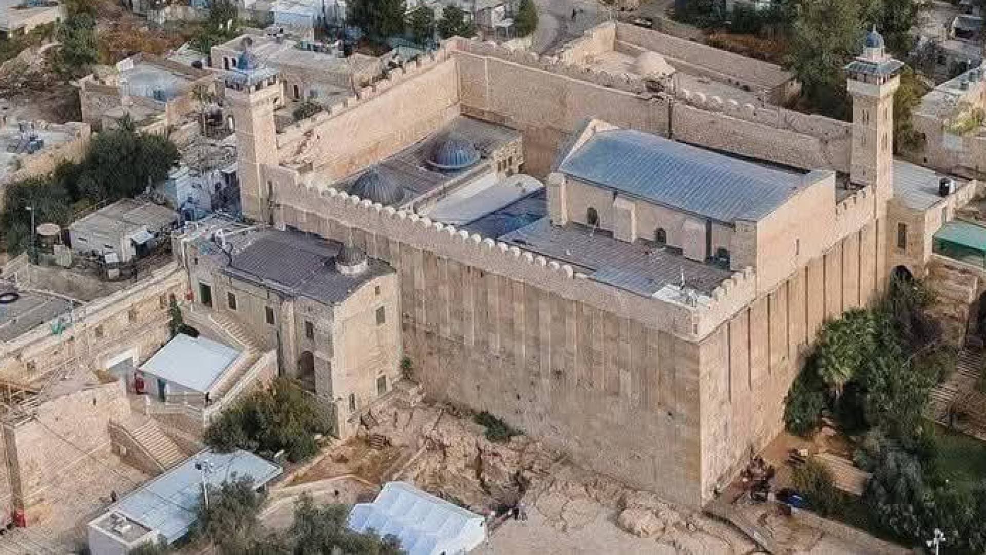 بحجة "الأعياد اليهودية".. الاحتلال يمنع المسلمين من الصلاة في الحرم الإبراهيمي بالخليل