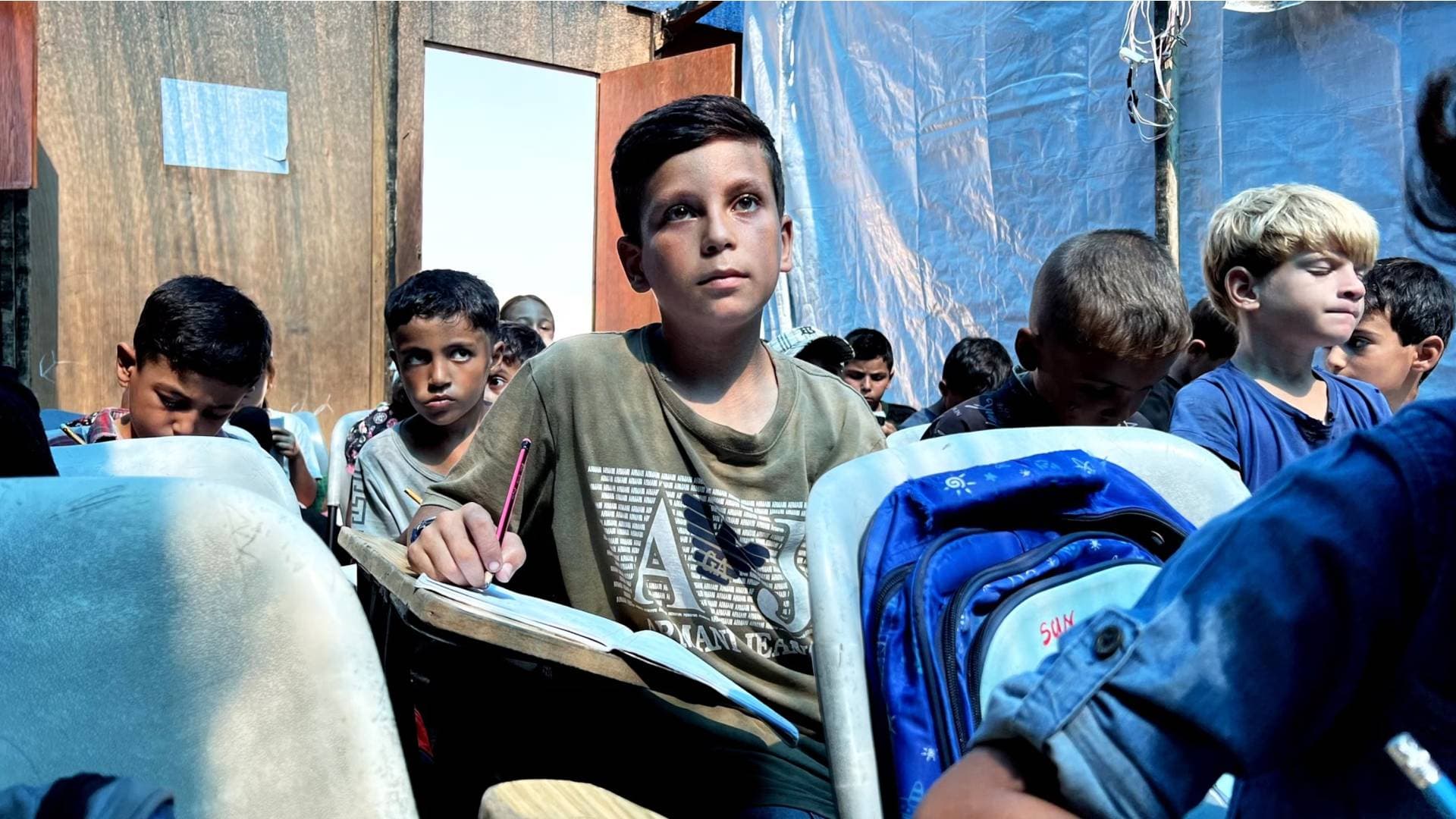 رغم تدمير المدارس.. "الأونروا" تطلق خطة طارئة لإنقاذ تعليم 300 ألف طفل في غزة