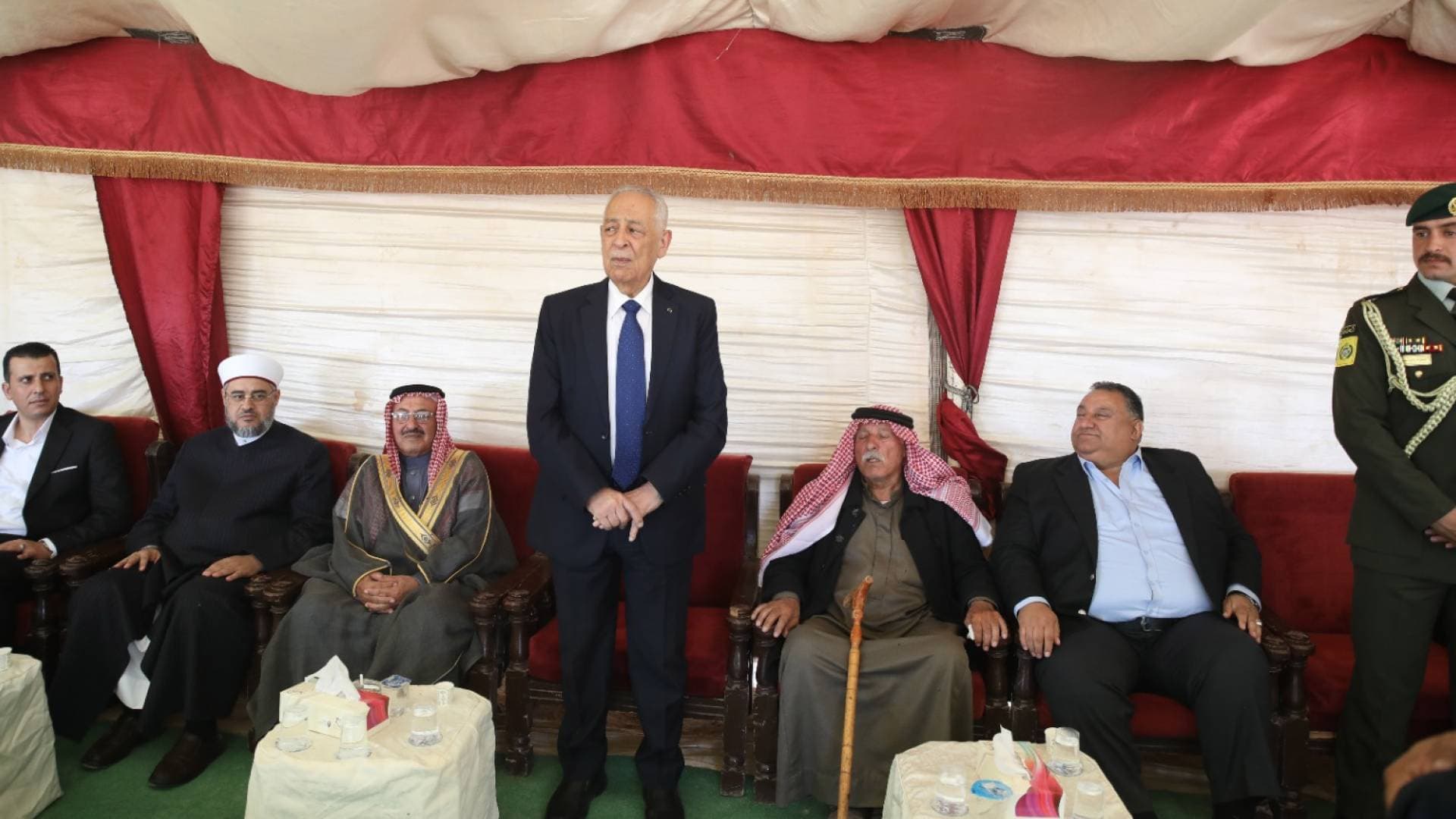 مندوبا عن الملك وولي العهد.. العيسوي يعزي عشيرتي المساعيد والمسيب