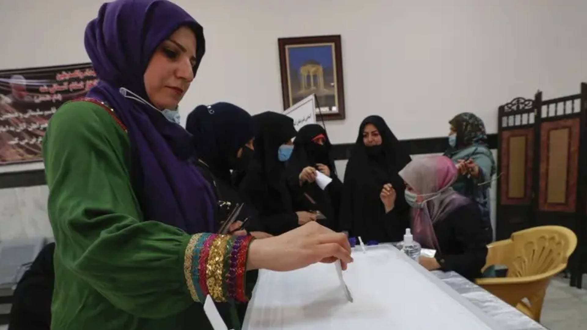 قبل الاقتراع العام.. 1.3 مليون عسكري ونازح يدلون بأصواتهم في الانتخابات التشريعية بالعراق