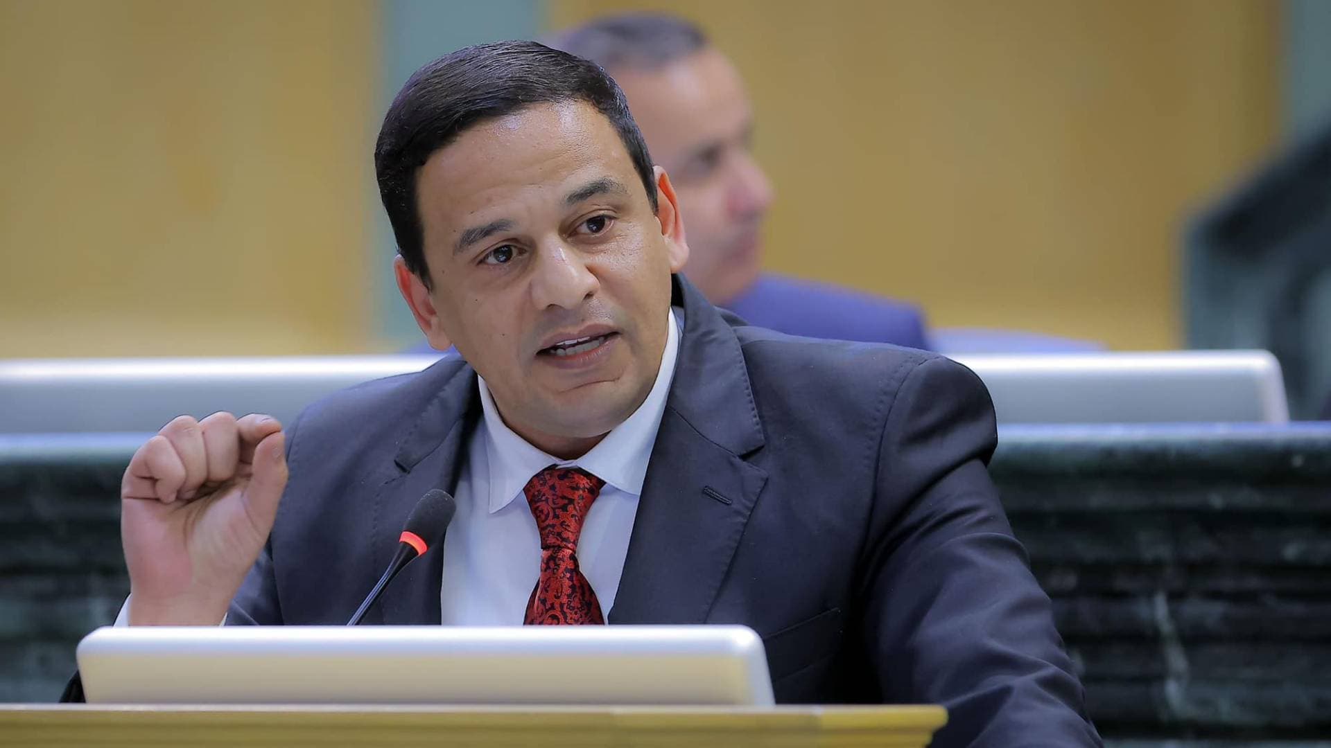 أبو هنية: فوائد الدين تجاوزت مخصصات التعليم والصحة.. ونطالب بموازنة واقعية تحفز النمو