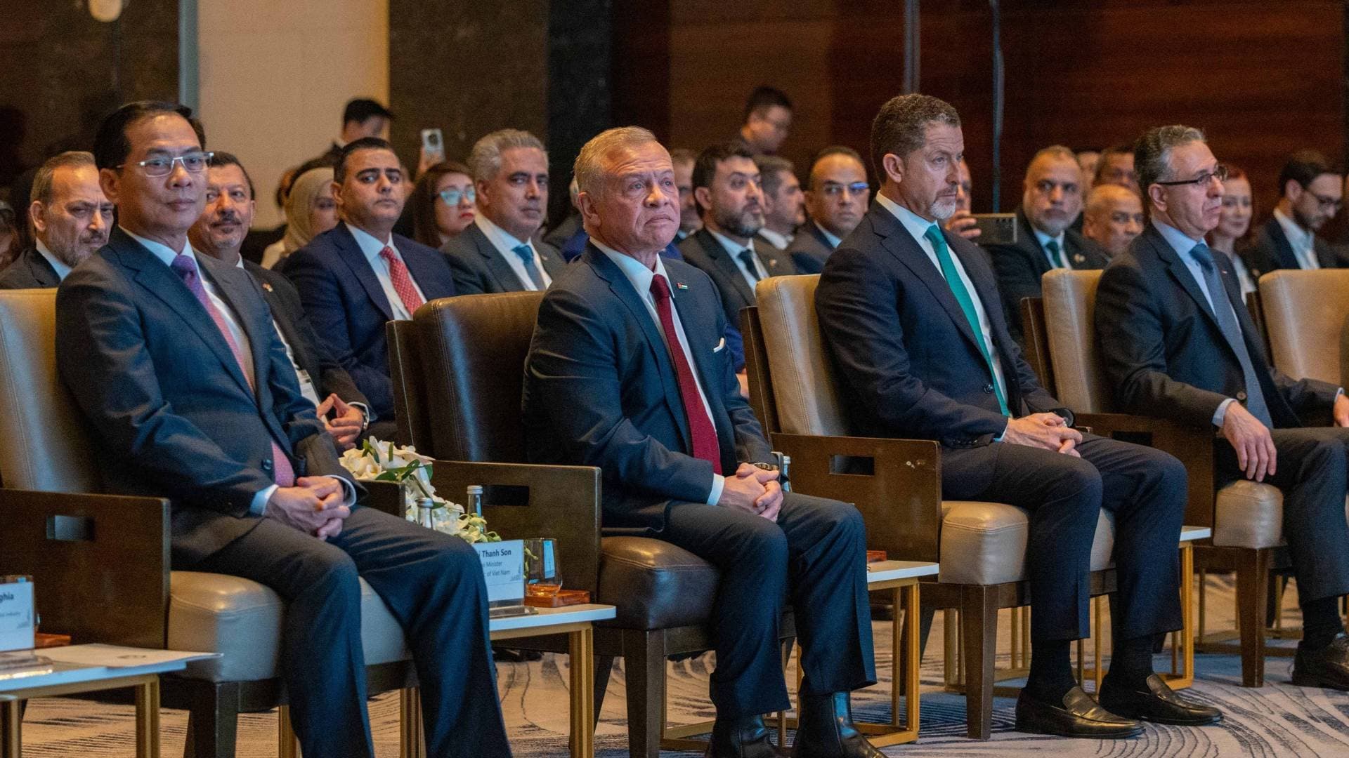 الملك يشيد بالتجربة الاقتصادية الفيتنامية ويحث على الاستثمار المشترك..فيديو