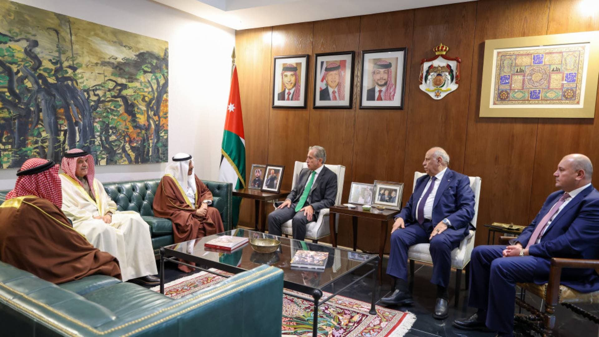 حسان يؤكد مع رئيس الشورى البحريني عمق الشراكة الأردنية-البحرينية وضرورة توسيع مسارات التعاون