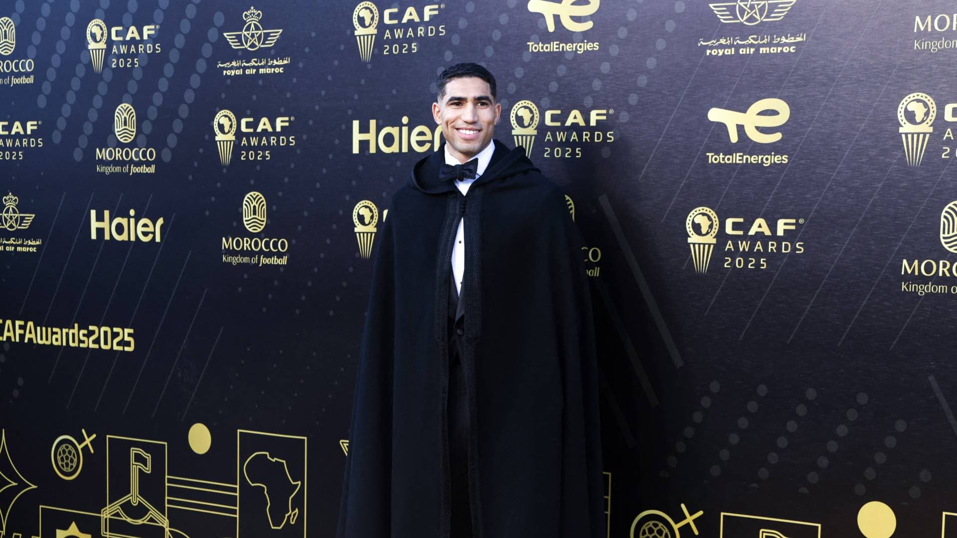 حكيمي يعتلي عرش القارة: نجم المغرب وباريس يتوج بجائزة افضل لاعب في افريقيا 2025