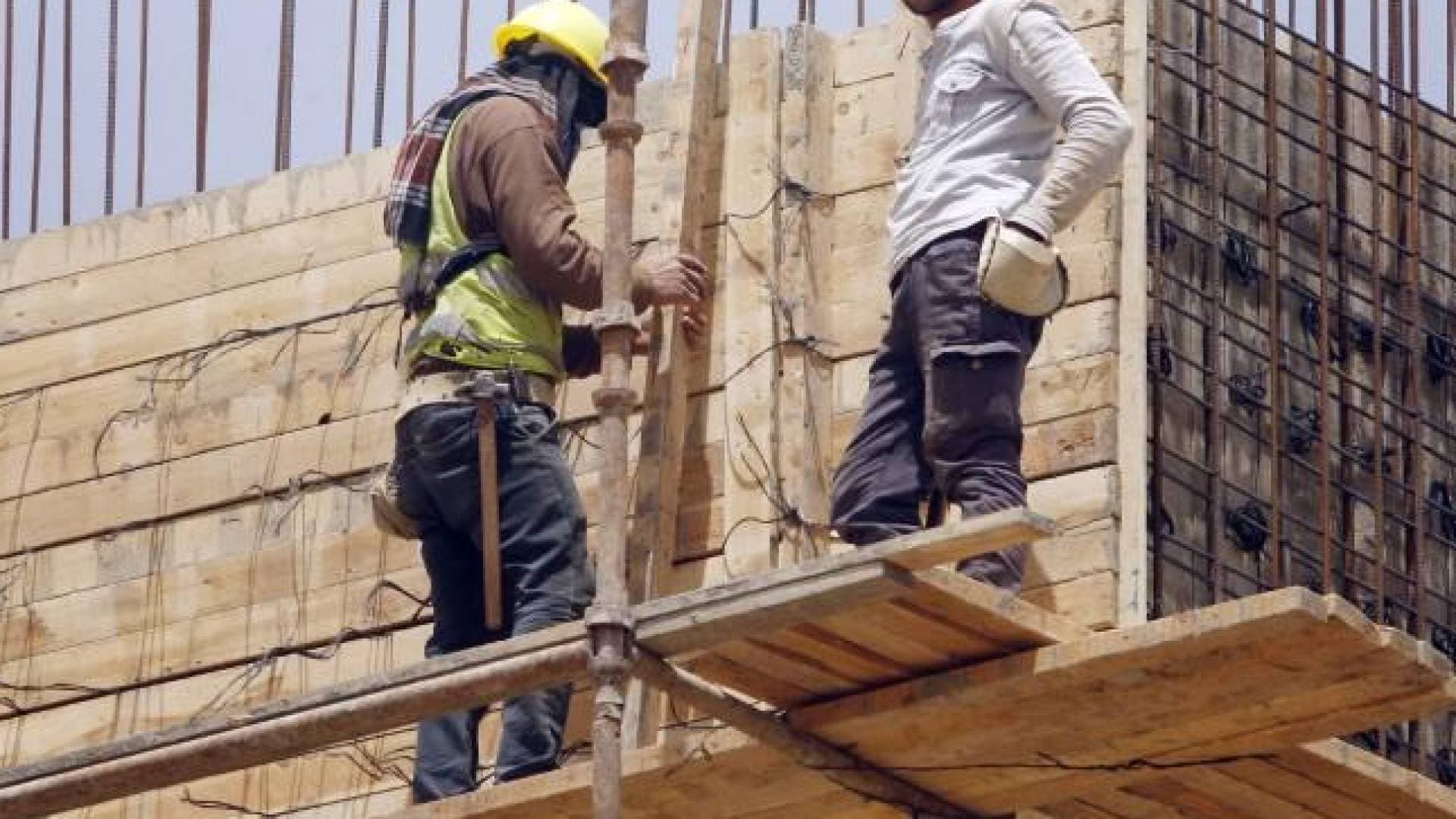 "الداخلية" و"العمل" و"الأمن العام" في بيان حازم: تسفير فوري للعمالة المخالفة.. وعقوبات لمن يشغلهم أو يؤويهم