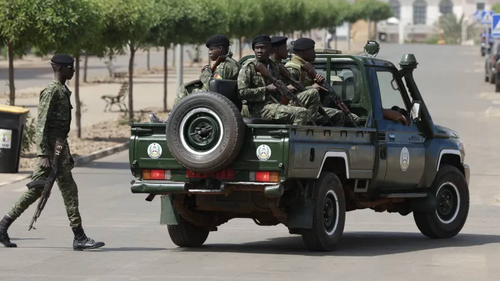 انقلاب في غينيا بيساو.. الجيش يعلن "السيطرة الكاملة" بعد اعتقال الرئيس إمبالو